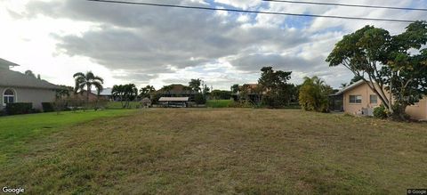 932 SE 20TH PLACE CAPE CORAL FL 33990