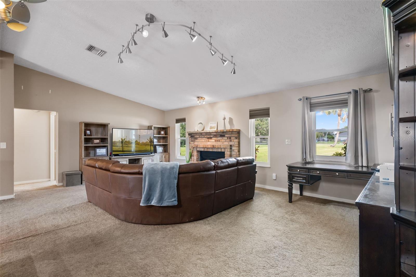 PLEASANT HILL HEIGHTS - Residential