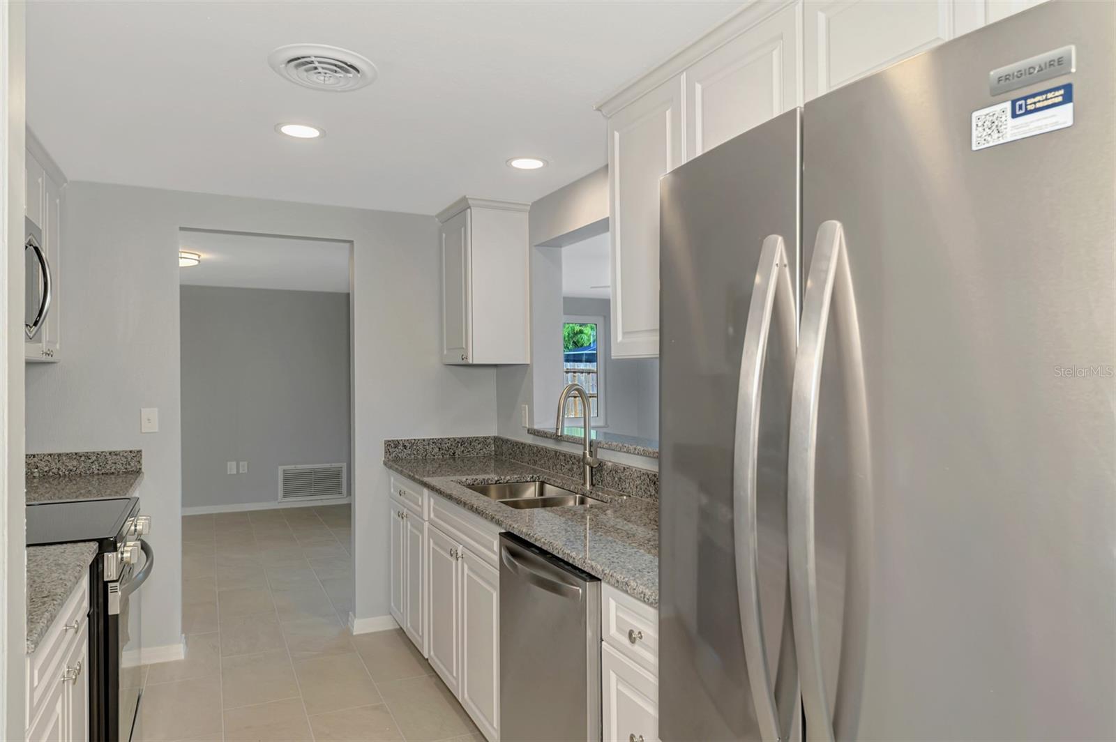 SOUTH VENICE - Residential