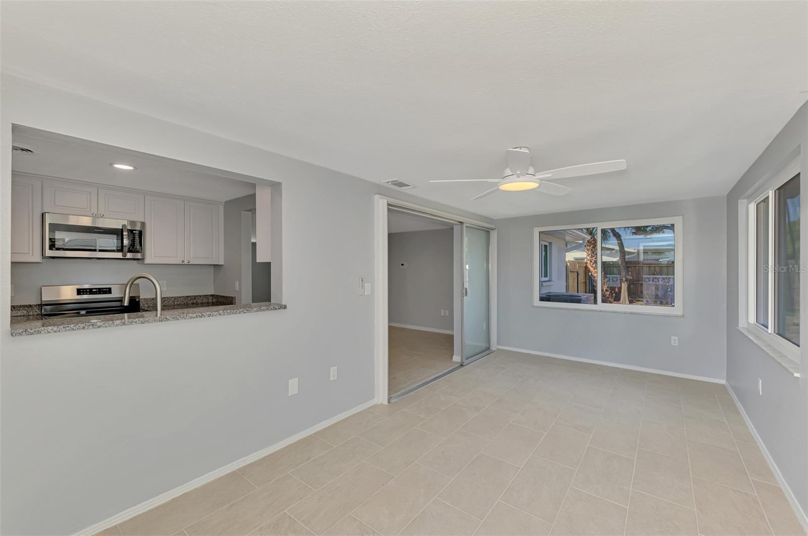 SOUTH VENICE - Residential