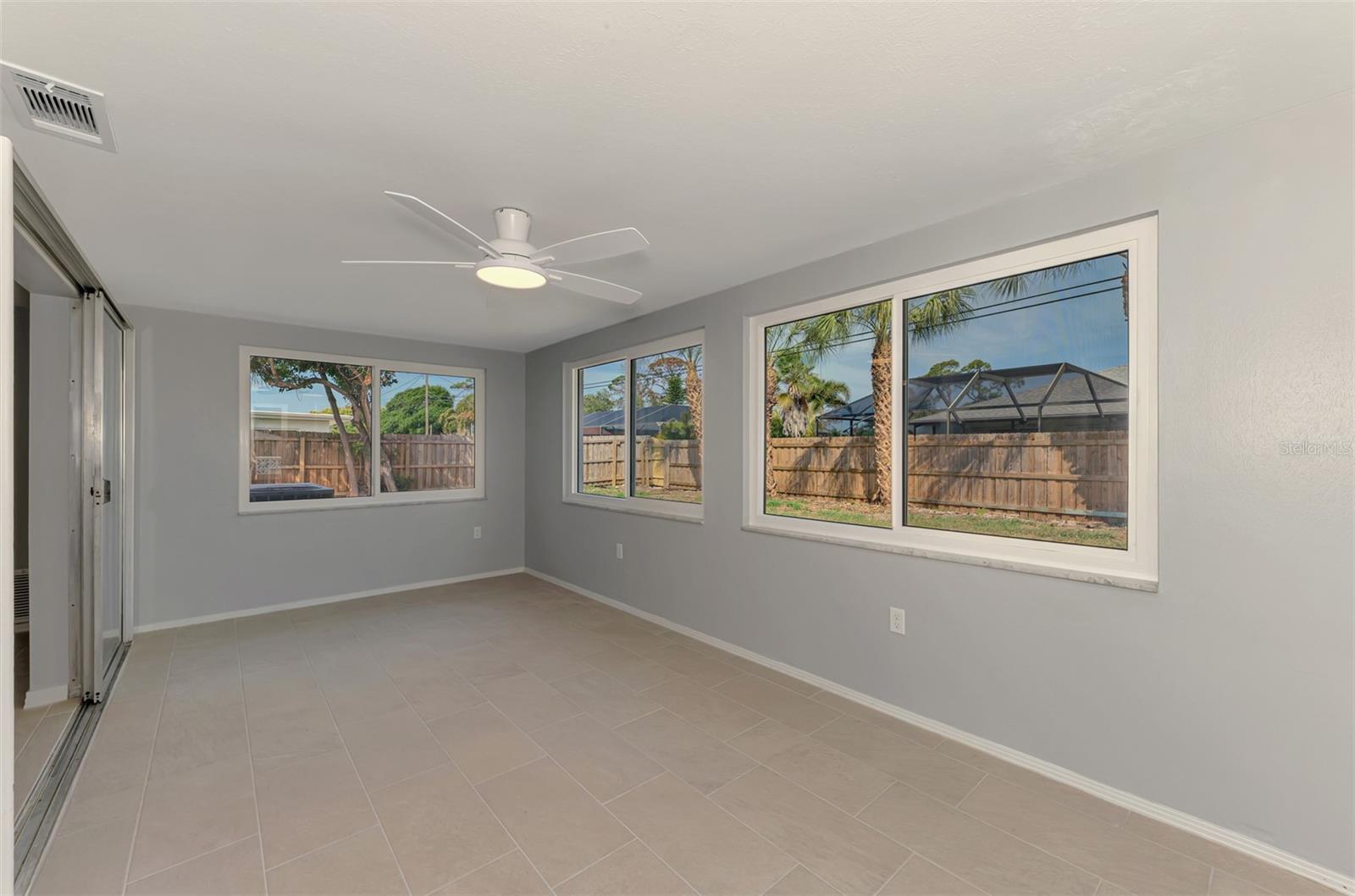 SOUTH VENICE - Residential