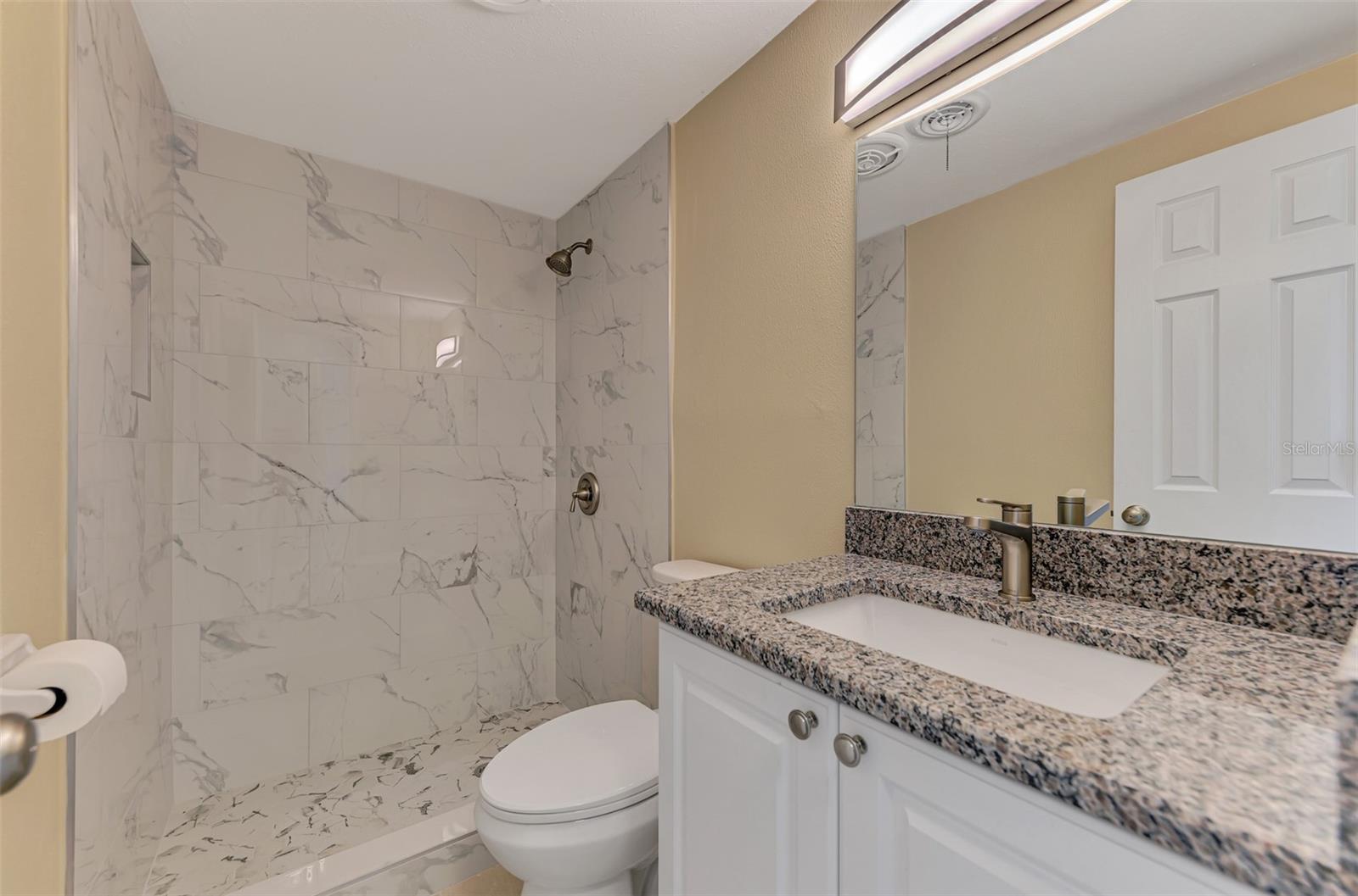 SOUTH VENICE - Residential