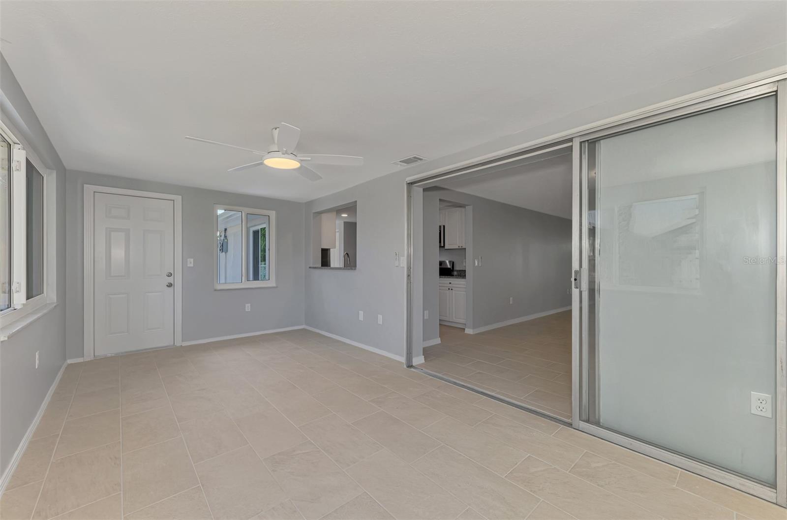 SOUTH VENICE - Residential