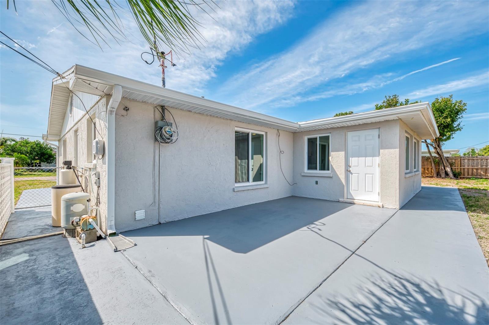 SOUTH VENICE - Residential