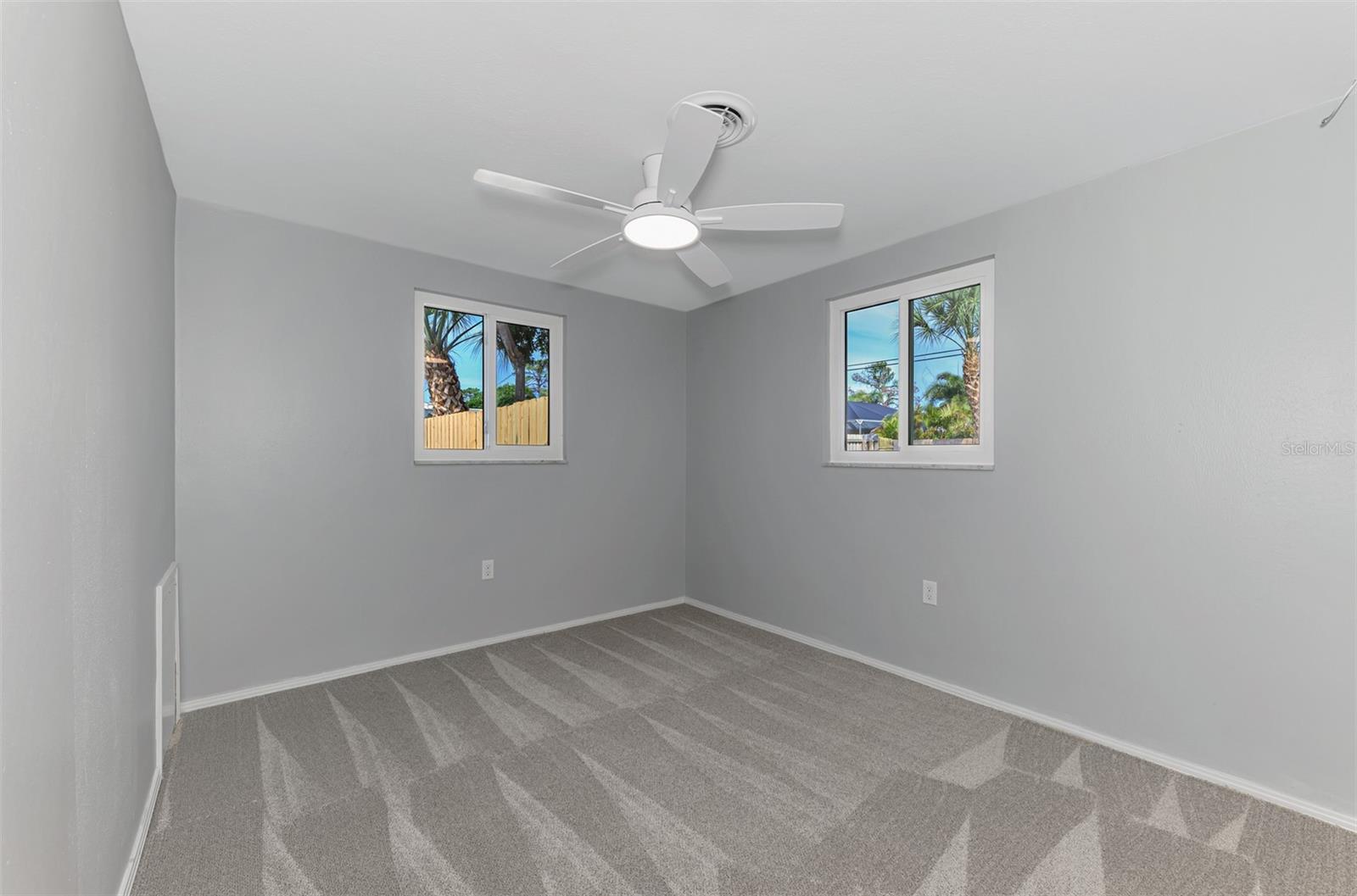 SOUTH VENICE - Residential