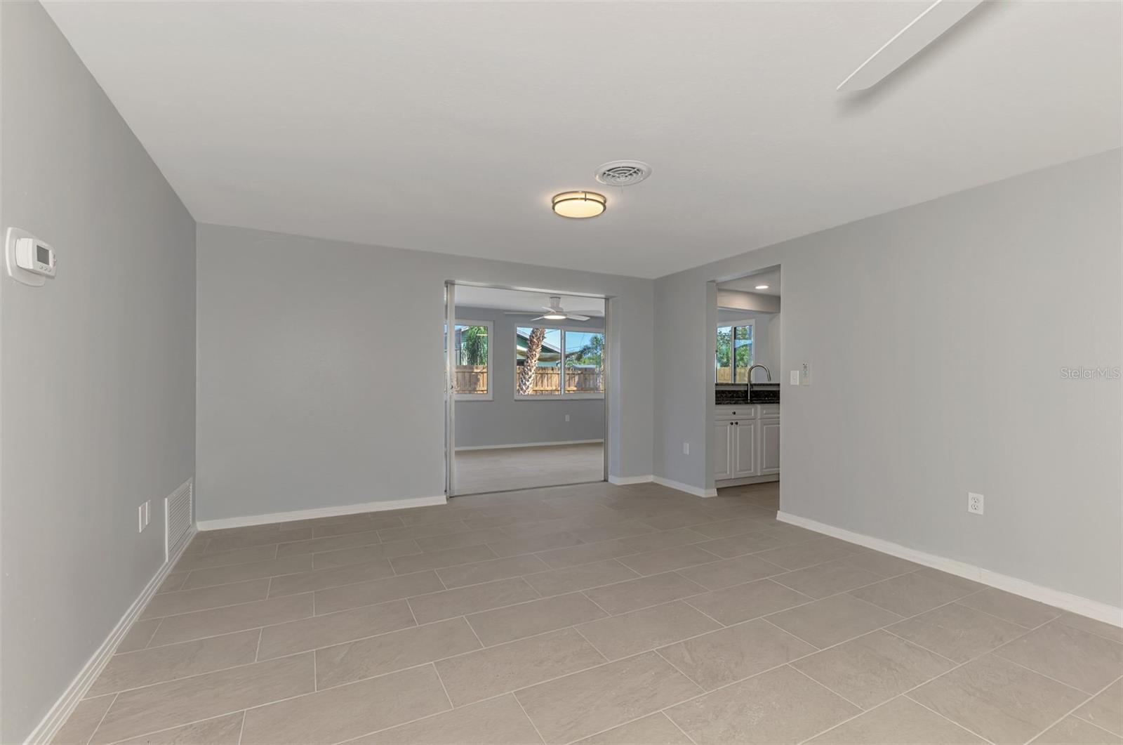 SOUTH VENICE - Residential