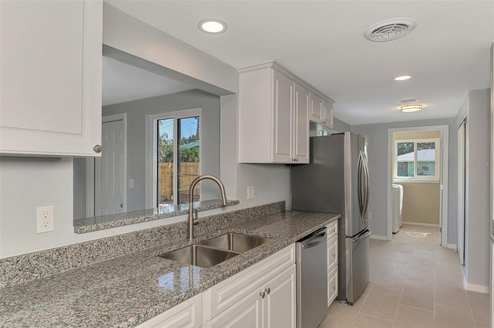 SOUTH VENICE - Residential