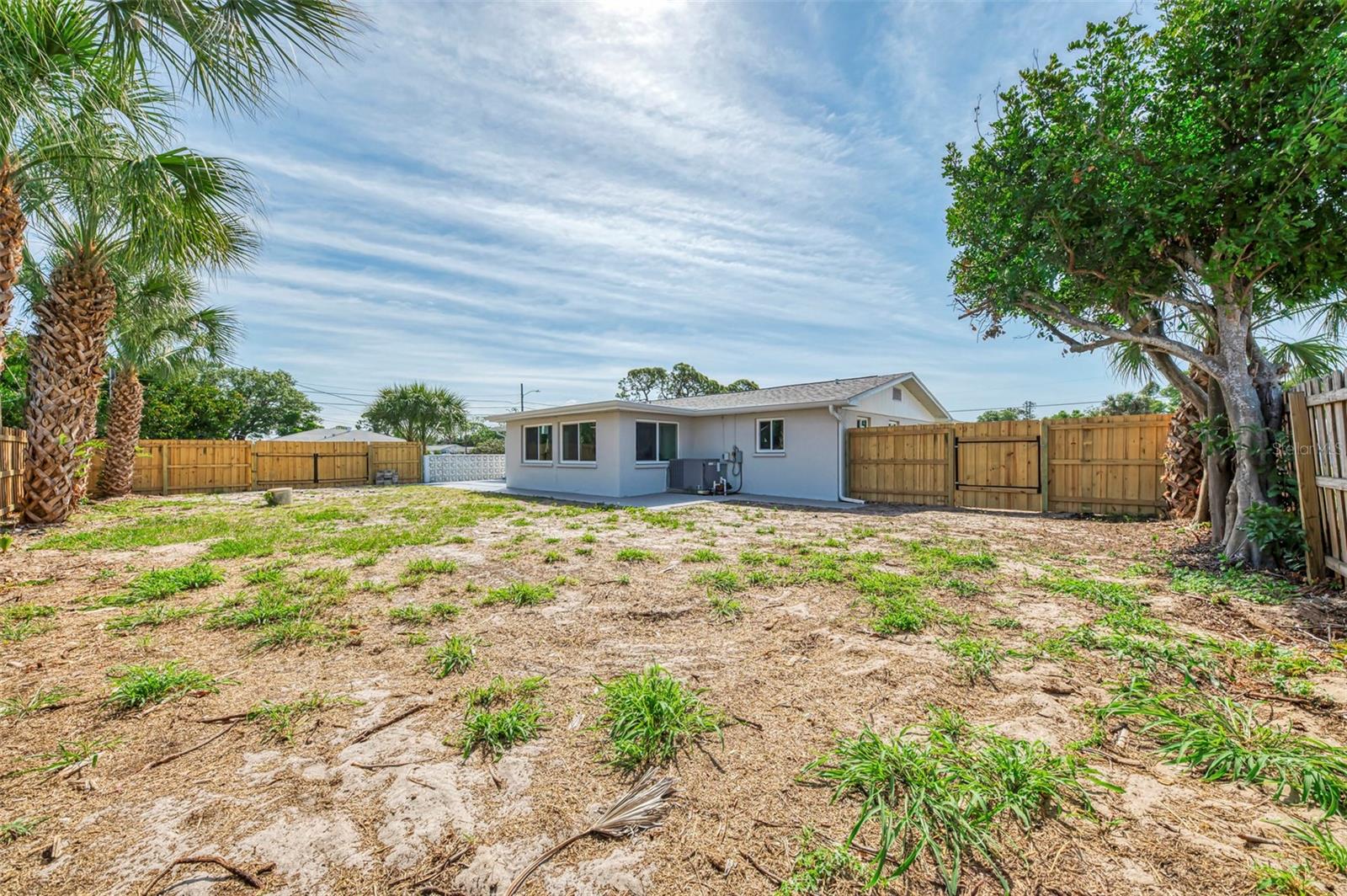 SOUTH VENICE - Residential