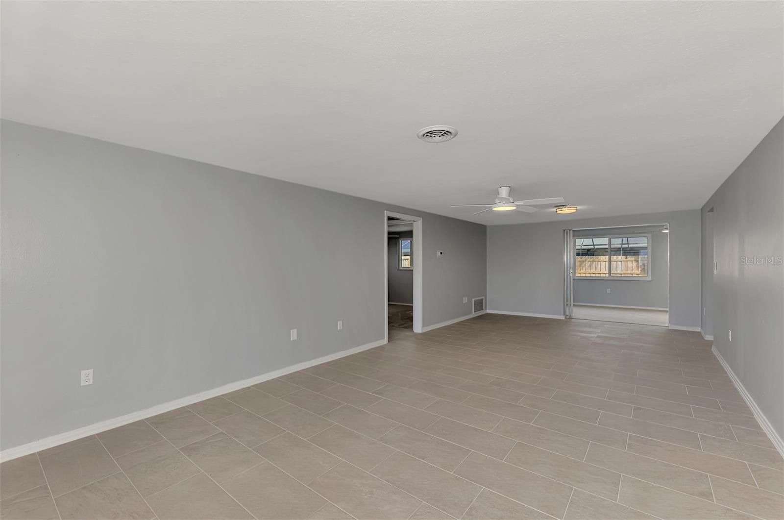 SOUTH VENICE - Residential