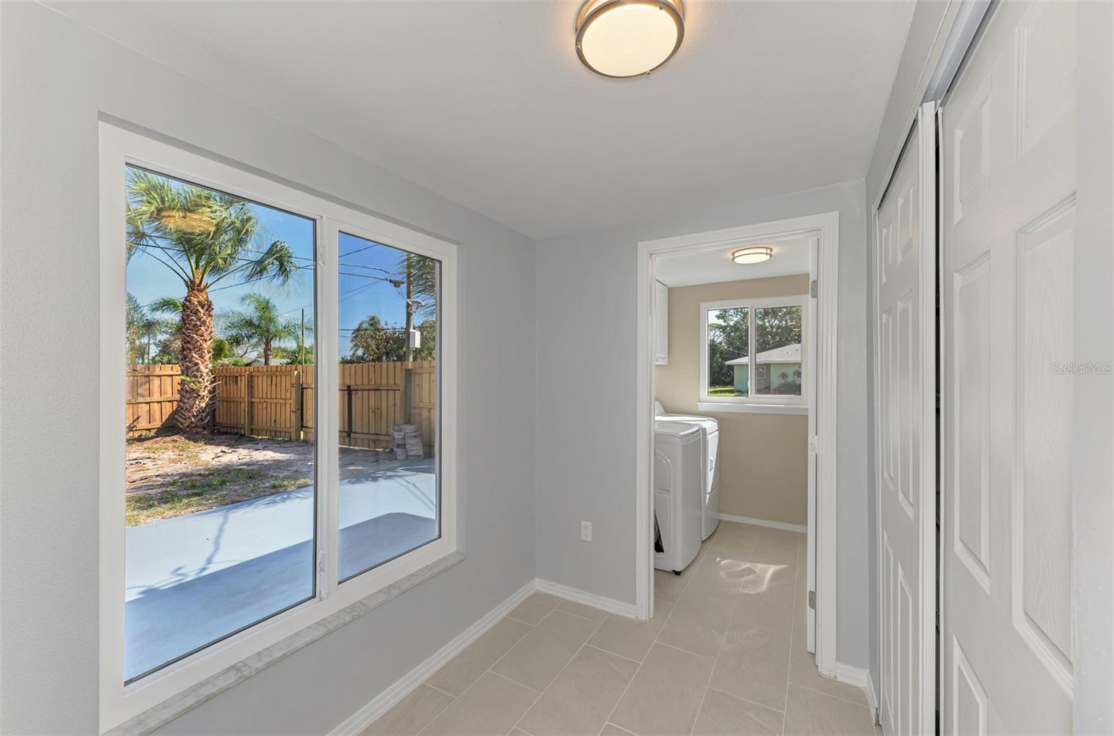 SOUTH VENICE - Residential