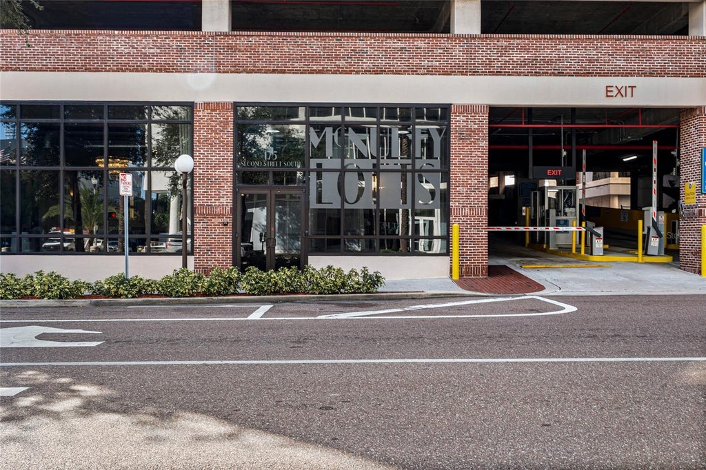 Photo of 175 2nd Street S #1012, St Petersburg, FL 33701 (MLS # TB8561395)