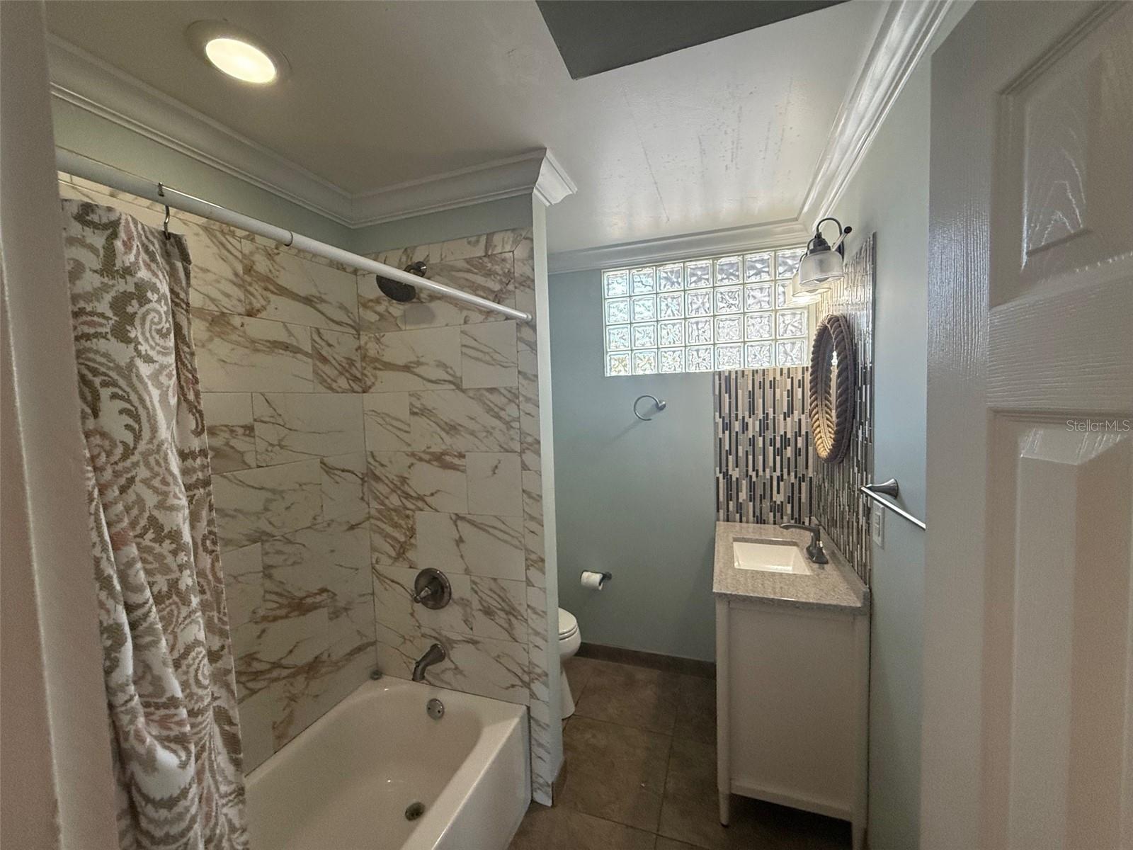 OCEAN BEACH REP - Residential Lease