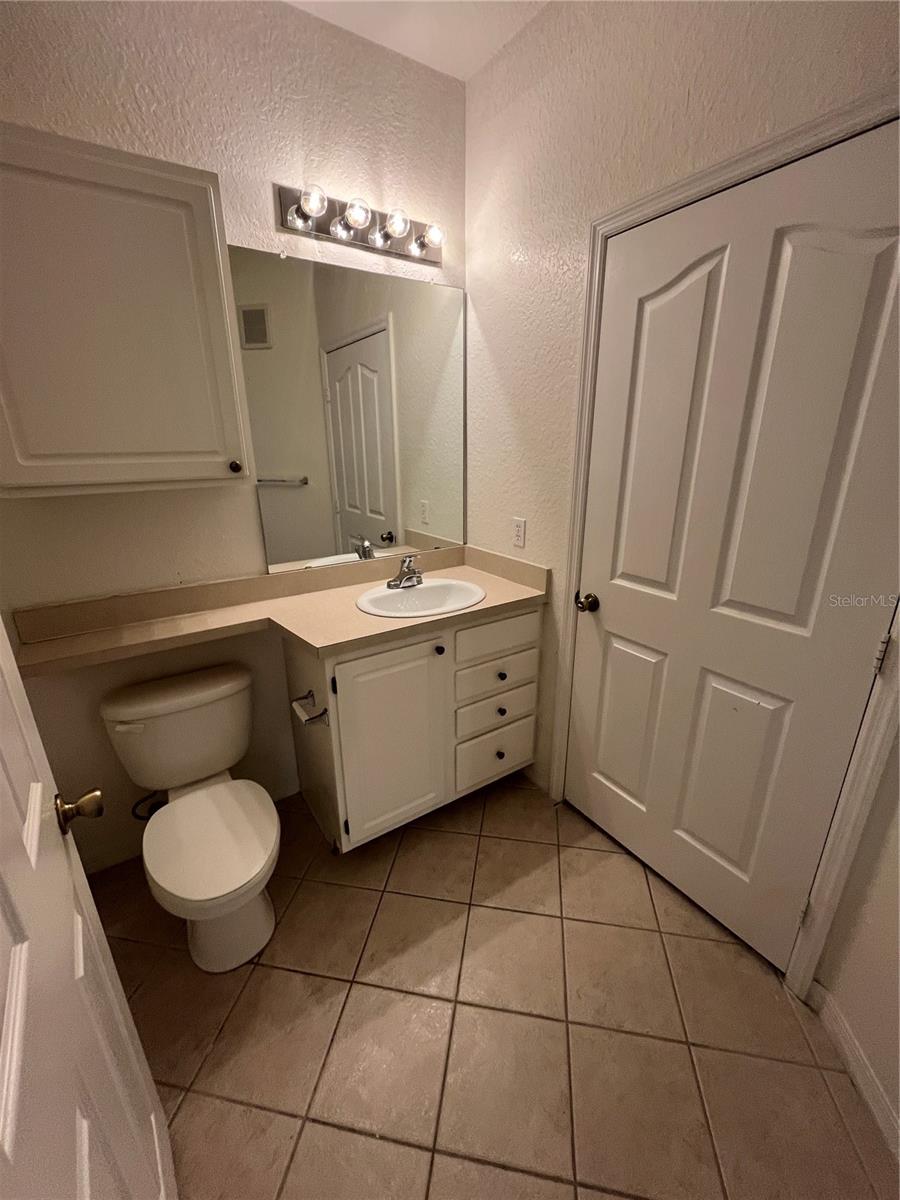 VISCONTI WEST - Residential Lease