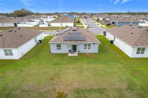 A home in AUBURNDALE