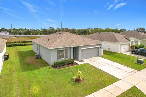 A home in AUBURNDALE