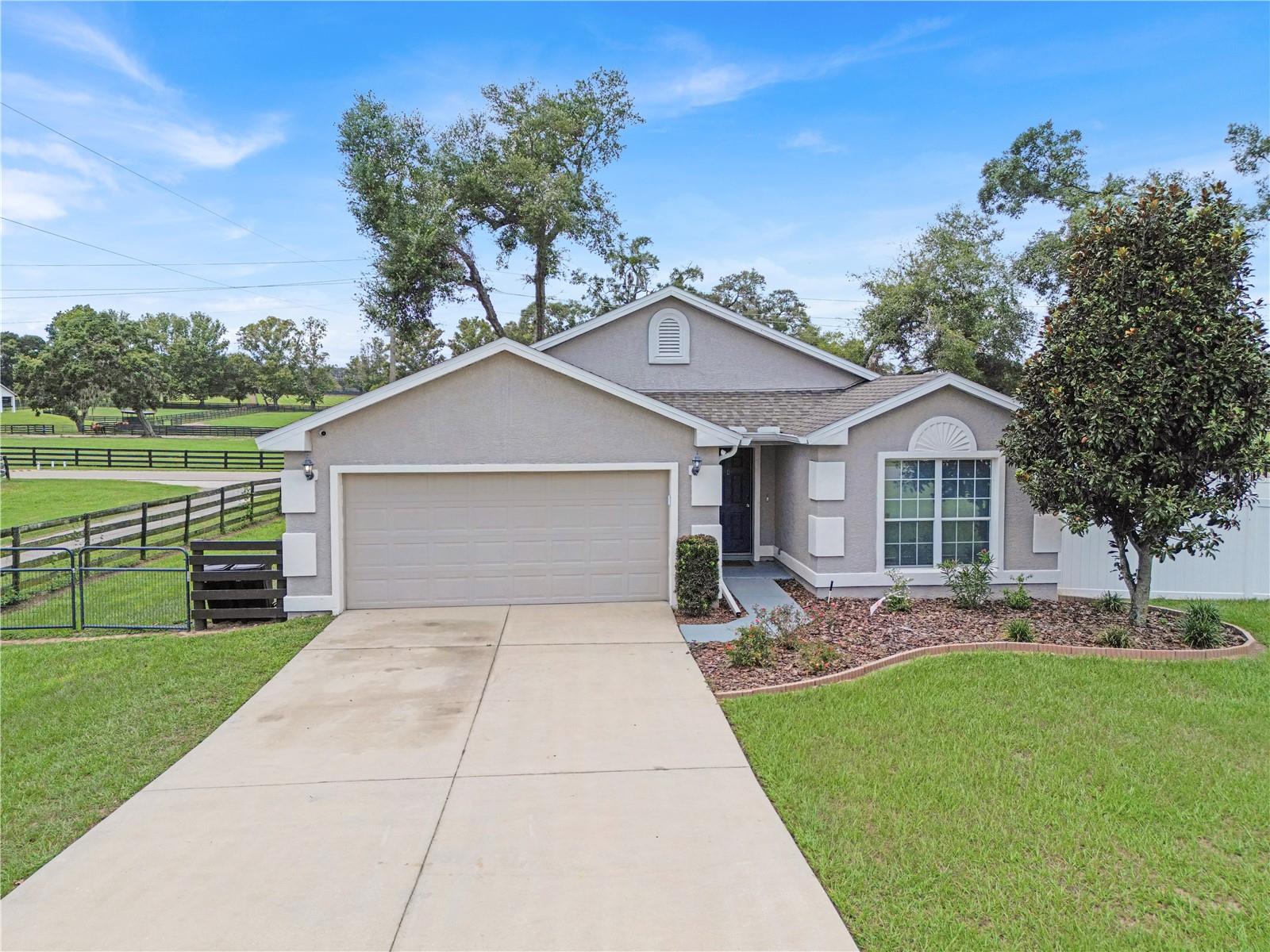 BAHIA OAKS - Residential