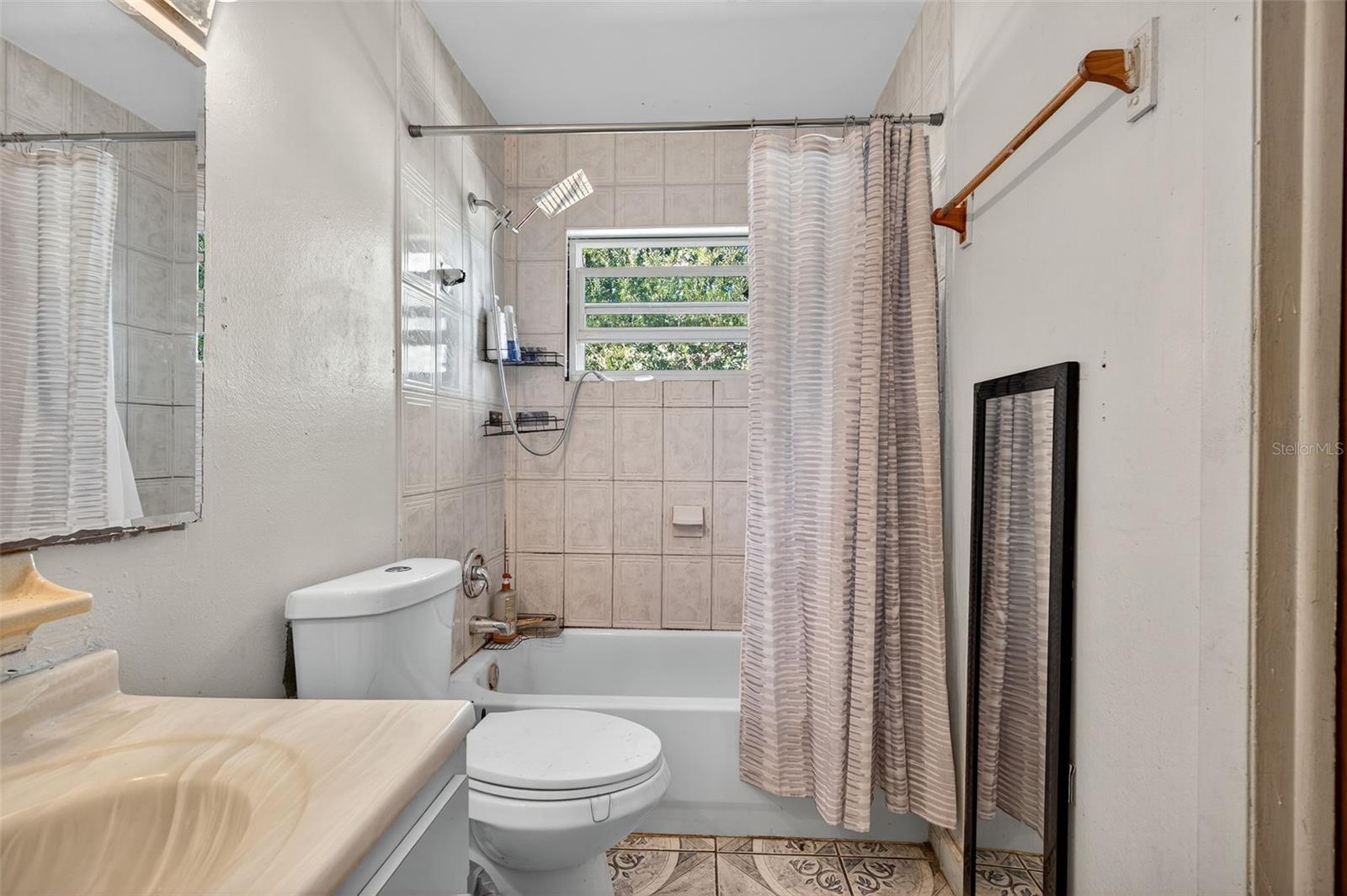 7010 S SANDHURST DRIVE