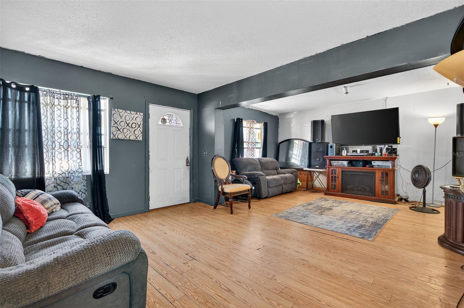 7010 S SANDHURST DRIVE