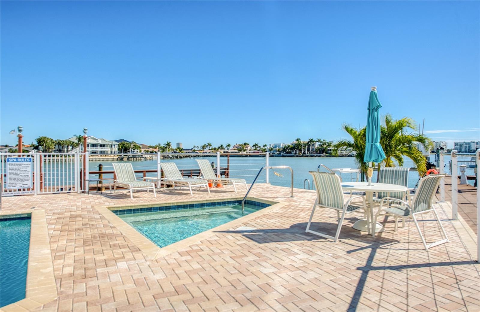 CAPTIVA CAY TWNHMS - Residential