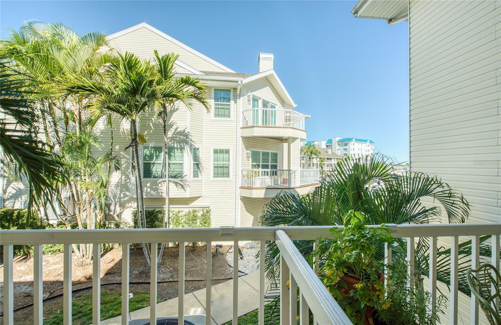 CAPTIVA CAY TWNHMS - Residential