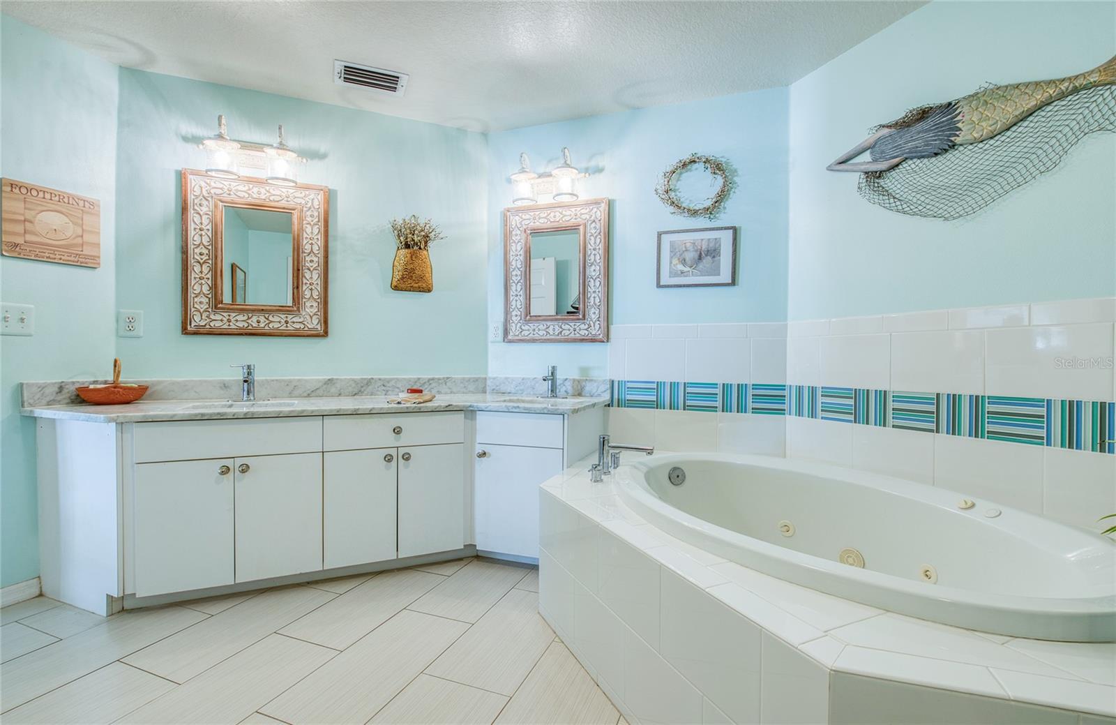 CAPTIVA CAY TWNHMS - Residential