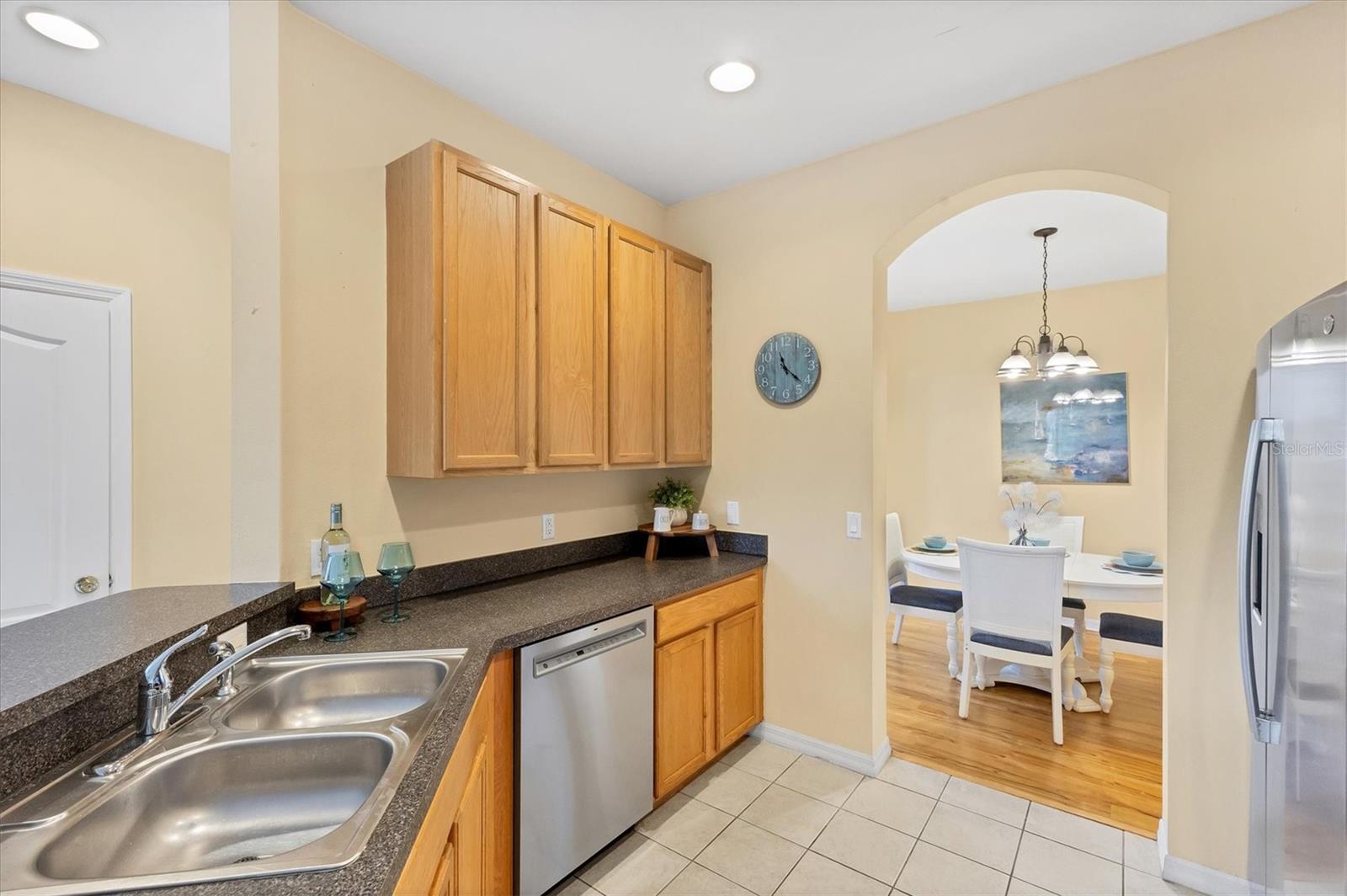 TOWNS AT LAKESIDE - Residential