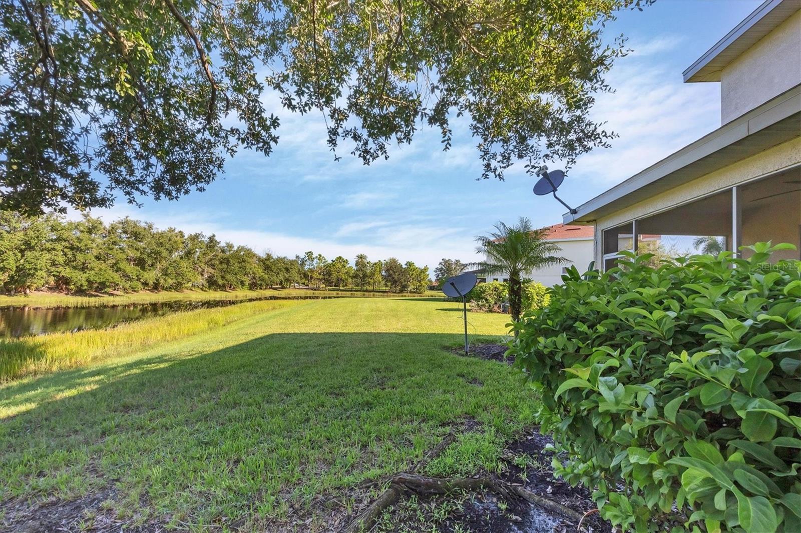 TOWNS AT LAKESIDE - Residential