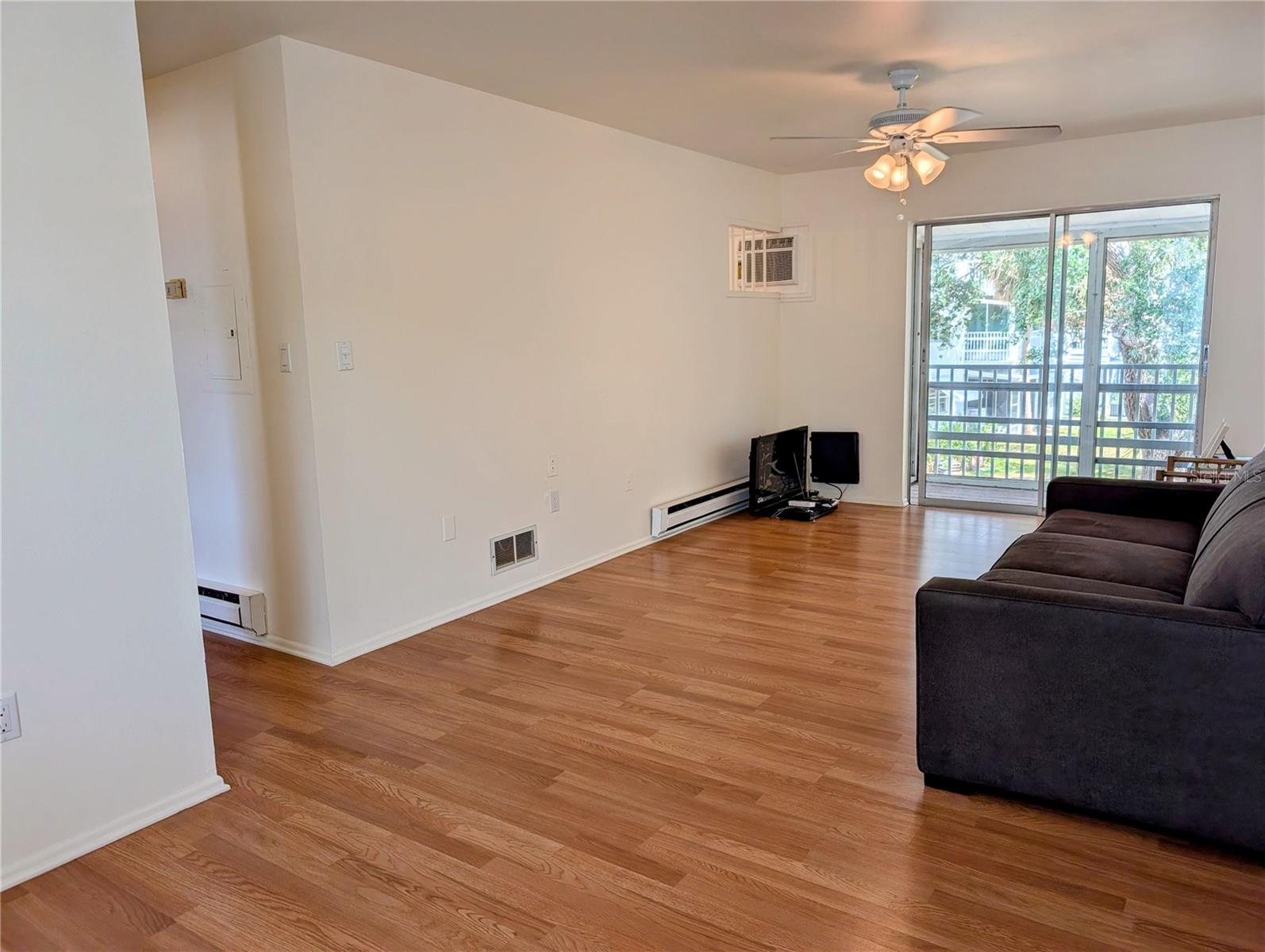 BAYSHORE GARDENS APTS 6 - Residential