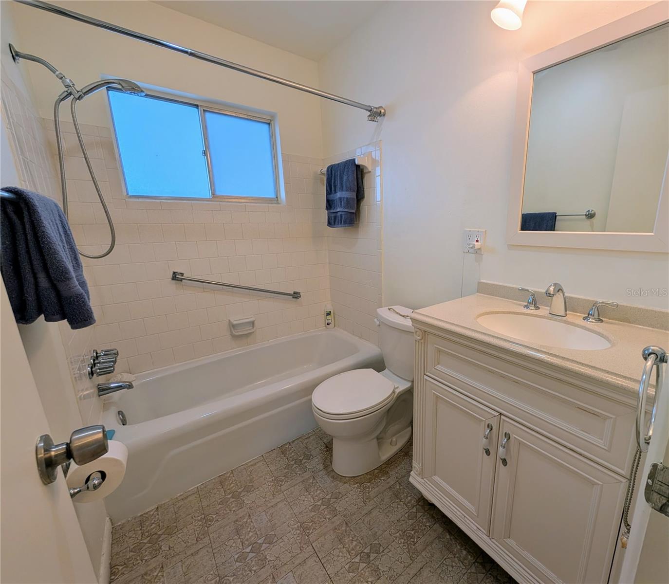 BAYSHORE GARDENS APTS 6 - Residential