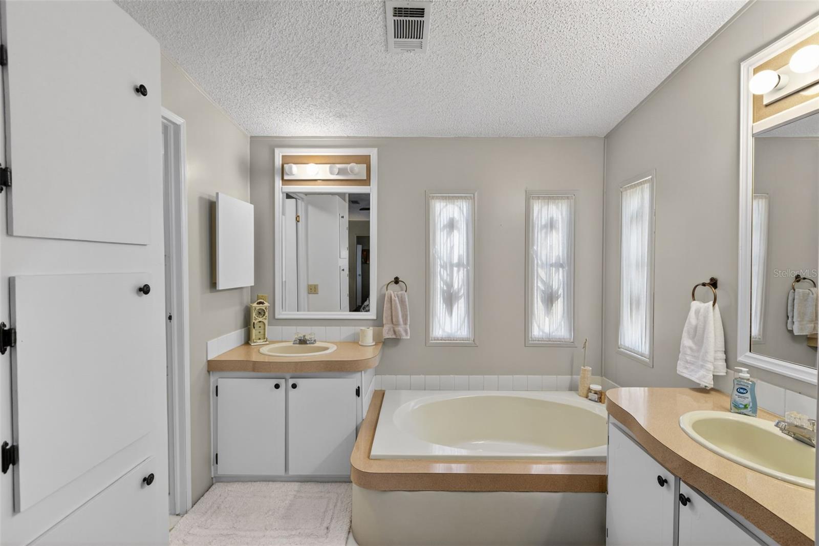 LA CASA MHP CO-OP - Residential