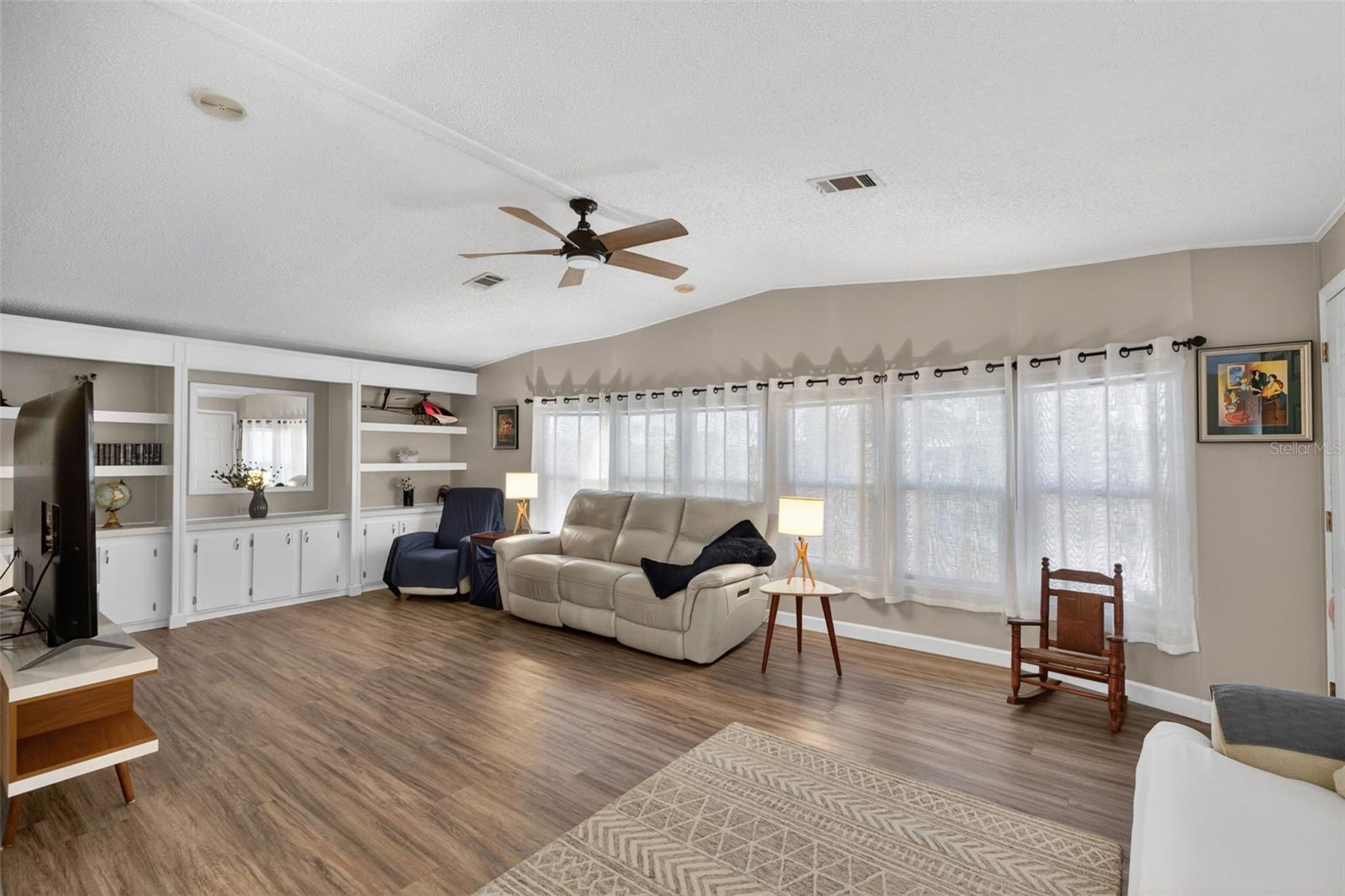 LA CASA MHP CO-OP - Residential