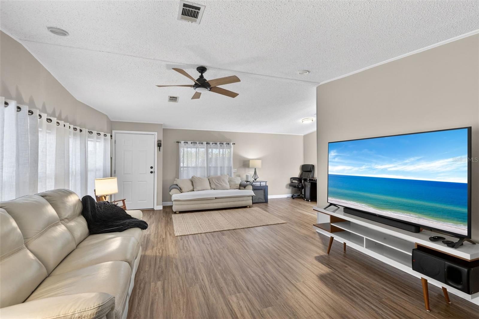 LA CASA MHP CO-OP - Residential