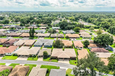 A home in LAKELAND