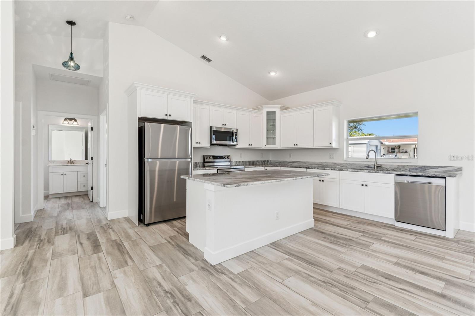 EAST GATE - Residential