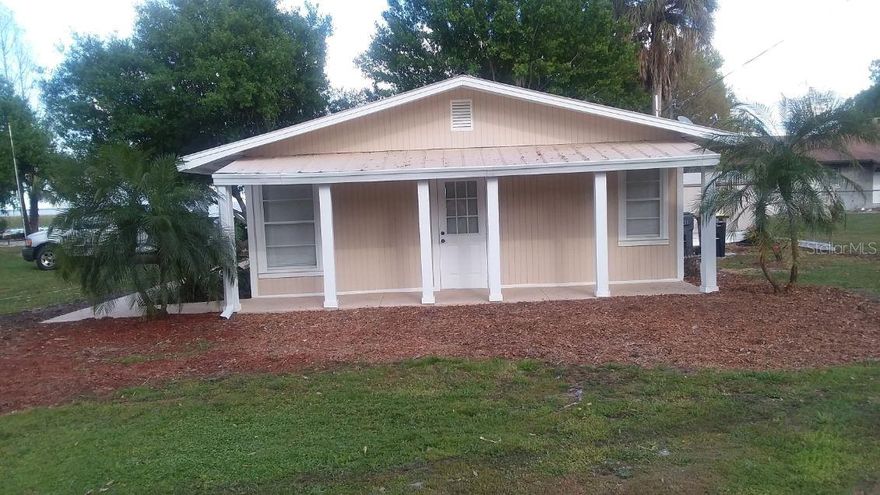 VERY NICE LAKEFRONT HOME WITH 120 FT. OF LAKEFRONT PRIVATE BEACH ON HUGE LAKE, WALK IN THE WATER. WATCH SUNRISE AND COLORFUL SUNSETS FROM YOUR OWN PRIVATE BEACH. PROPERTY IS A BIT OVER 1/2 ACRE WITH AMPLE ROOM TO ADD ENTERTAINMENT OPTIONS. OPEN FLOOR PLAN LR/DR AND KITCHEN. KITCHEN JUST UPDATED WITH NEW CABINETS AND CENTER ISLAND W A MODERN FLAIR. 
BATHROOM ALSO RECENTLY UPDATED. COMPLETE HOME HAS CERAMIC FLOOR THROUGHOUT. QUIET DEAD END STREET AND JUST 5-10 MIN. TO TOWN LAKE WALES VIA HWY 60 AND SHORT DISTANCE TO MAJOR HWY 27. AS IS SELLING COTRACT AND FULL FURNISHED NEGOTIABLE.