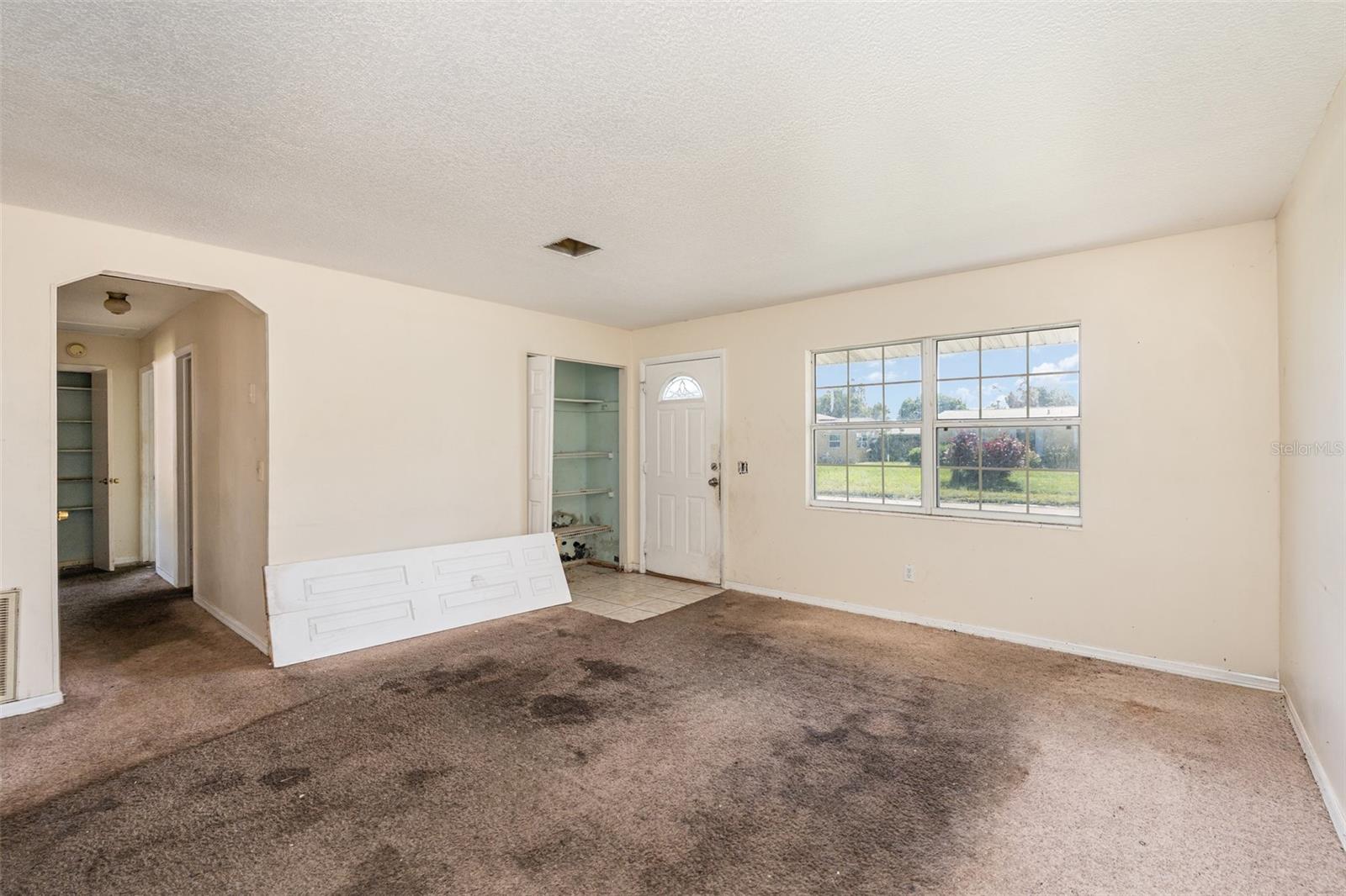 810 JUNIPER LN