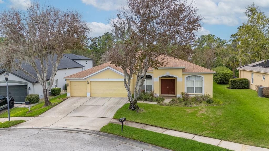 Photo of 6111 Heroncrest Court, Lithia, FL 33547 (MLS # TB8485887)