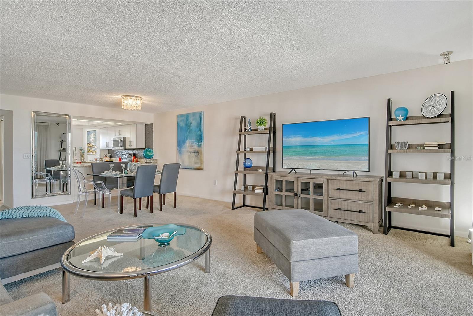 PALM PLACE - Residential