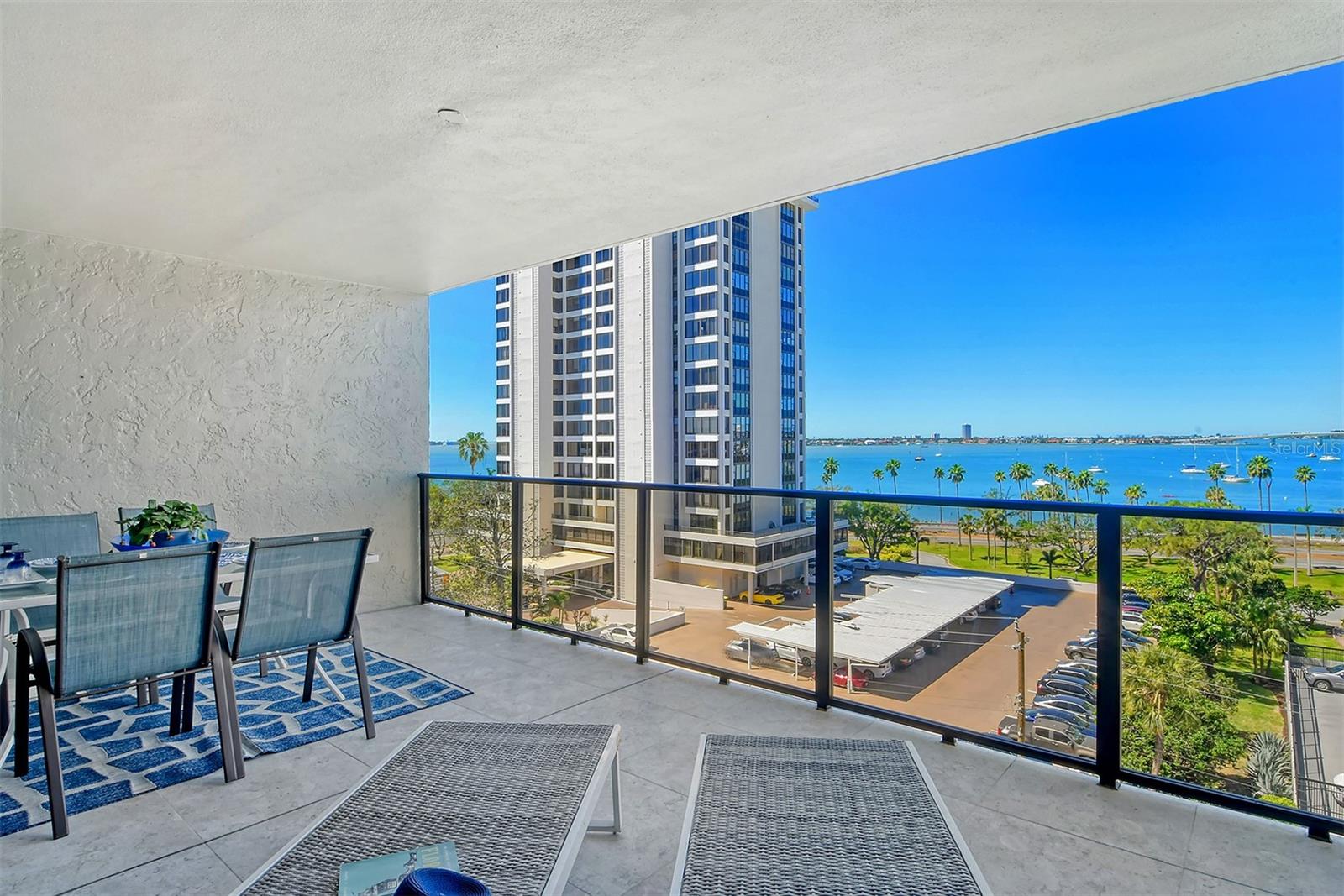 PALM PLACE - Residential