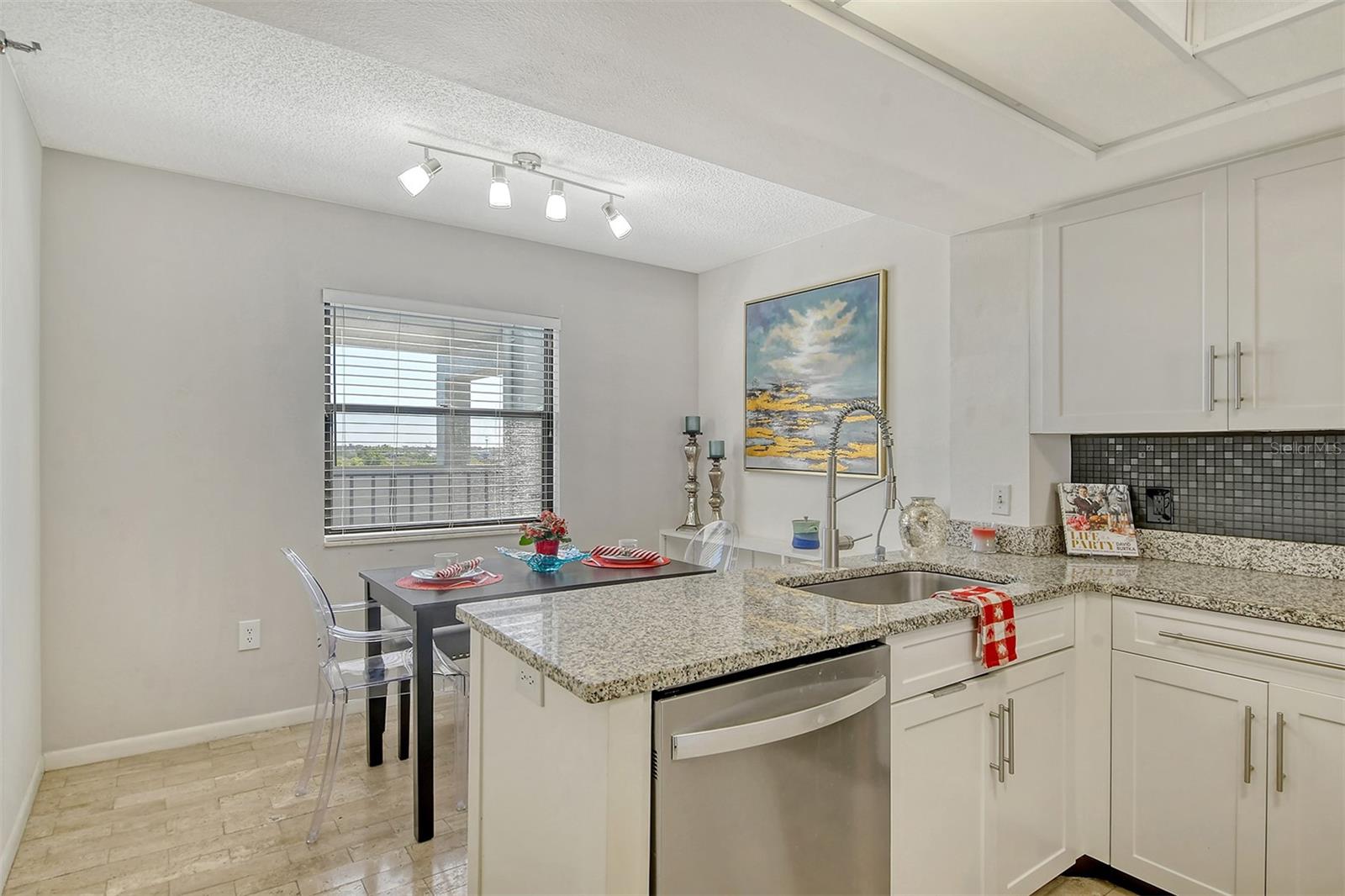 PALM PLACE - Residential