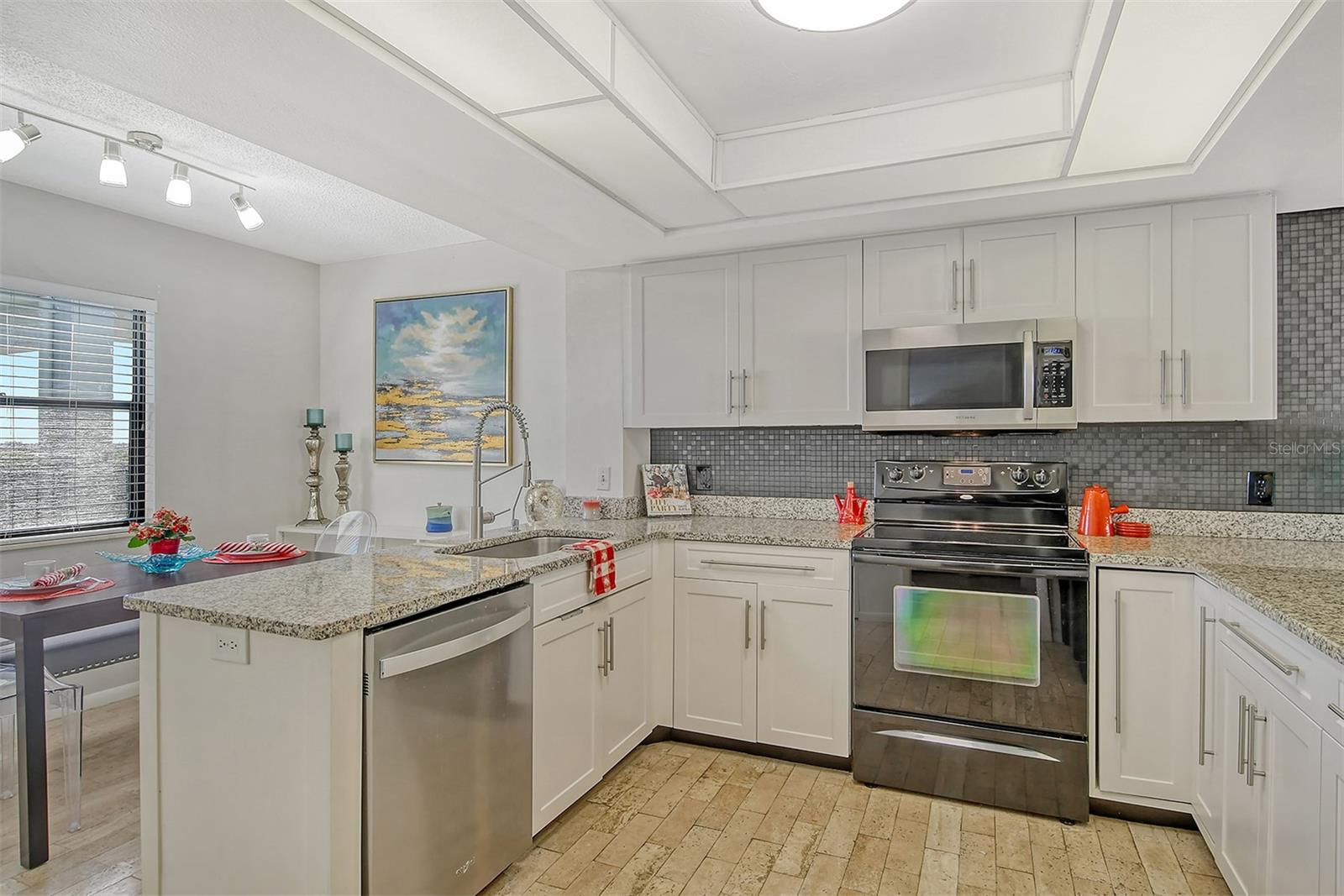 PALM PLACE - Residential