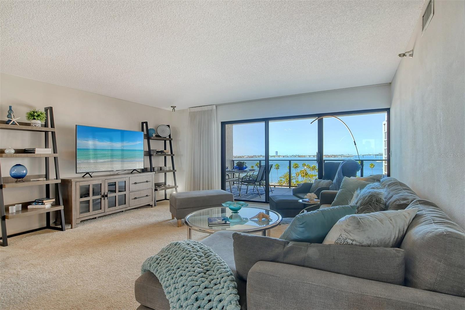 PALM PLACE - Residential