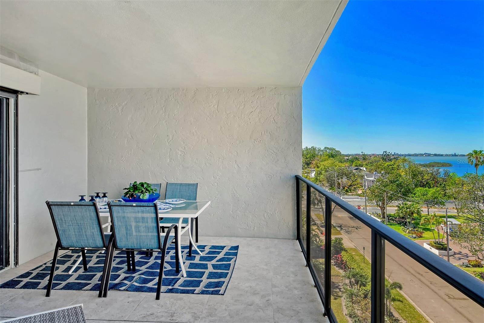 PALM PLACE - Residential