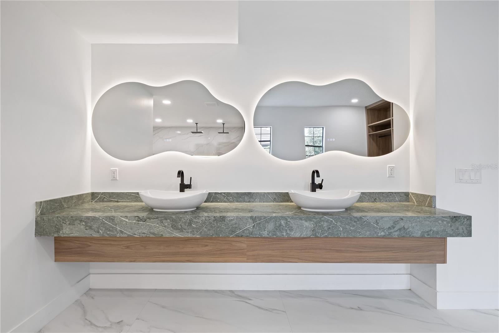 JOHNS COVE 43/104 - Residential