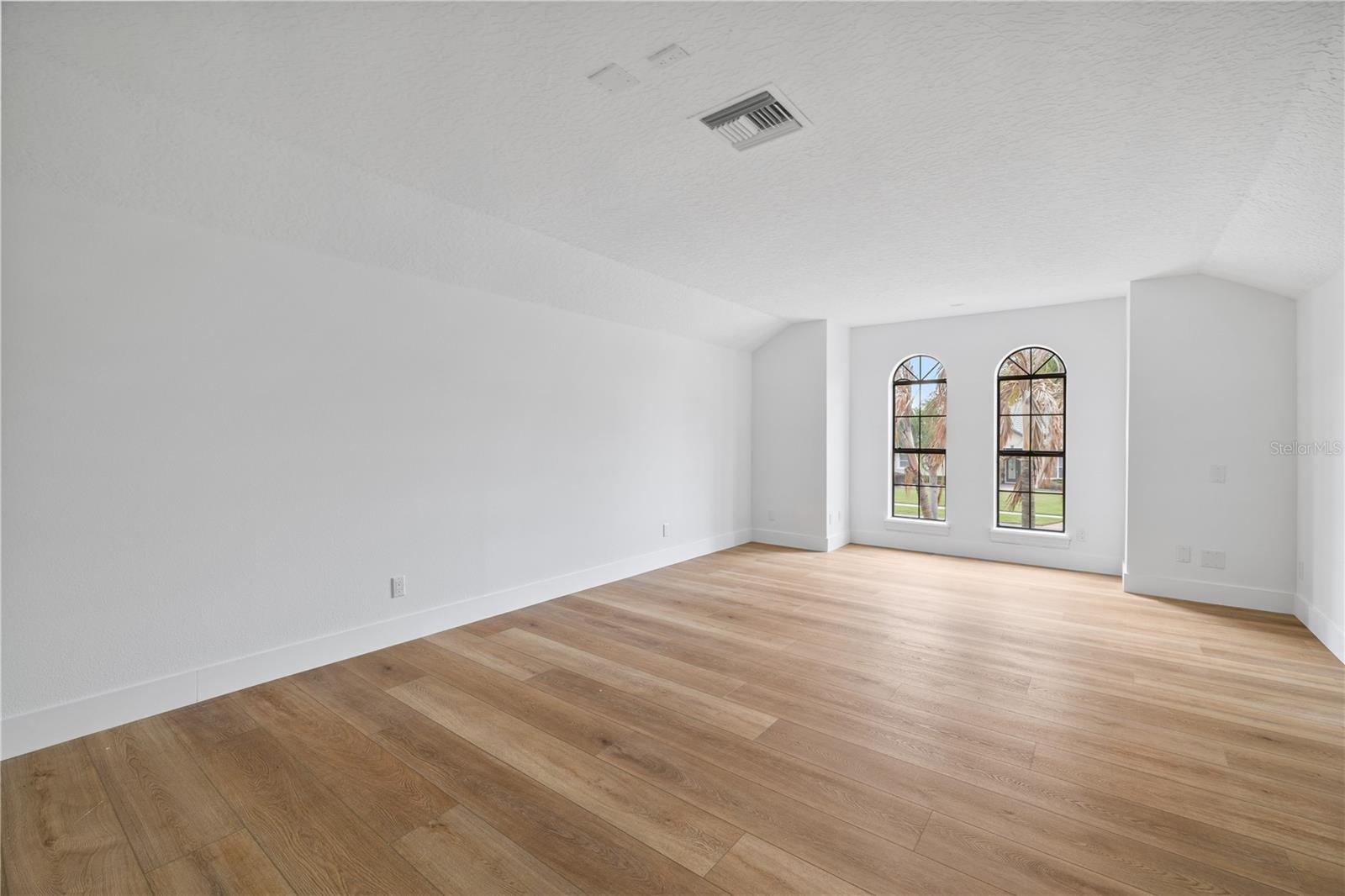 JOHNS COVE 43/104 - Residential