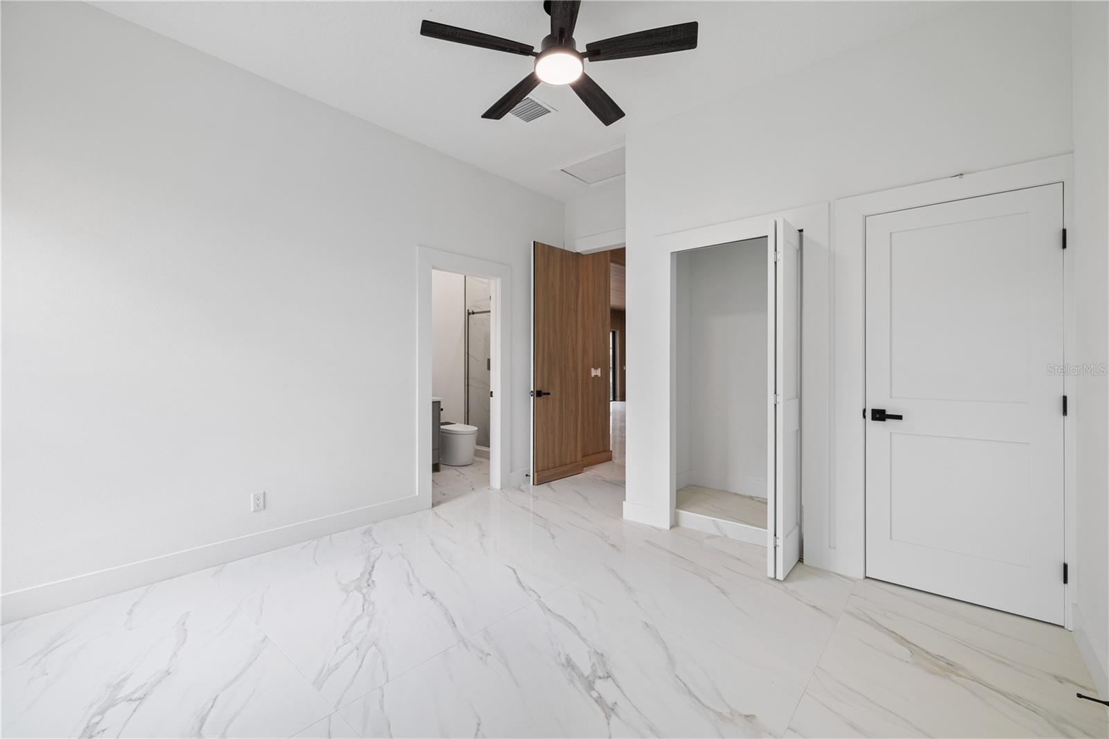 JOHNS COVE 43/104 - Residential