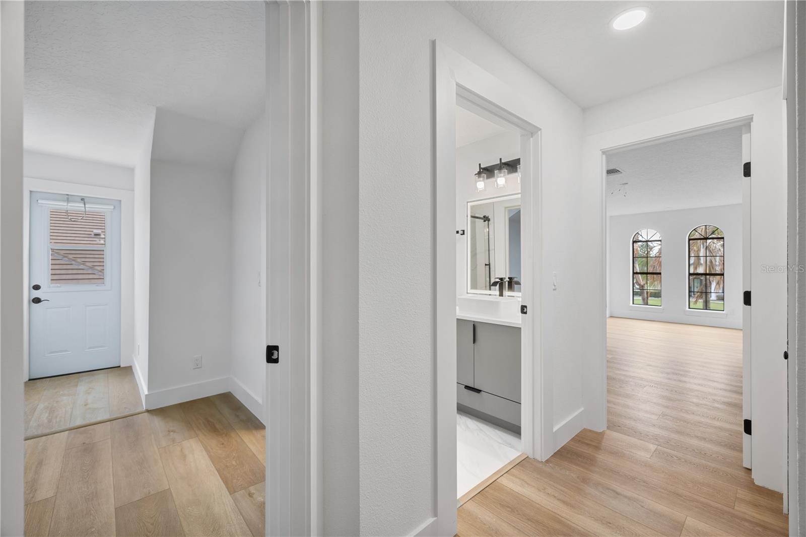 JOHNS COVE 43/104 - Residential