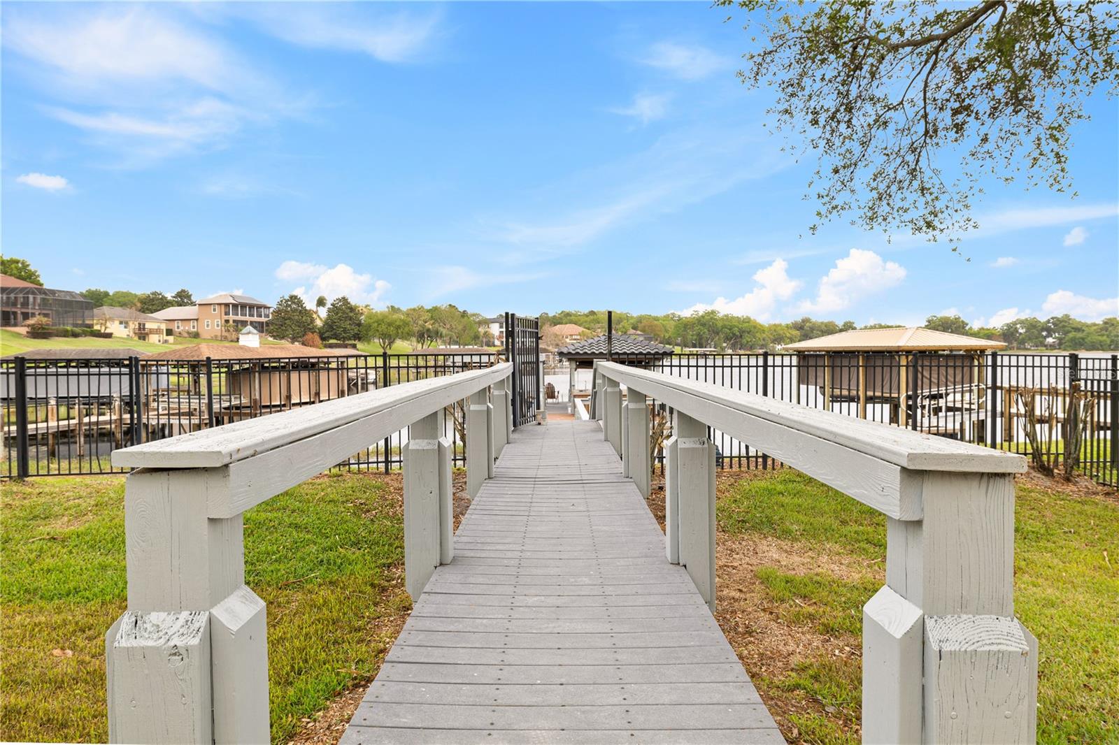 JOHNS COVE 43/104 - Residential