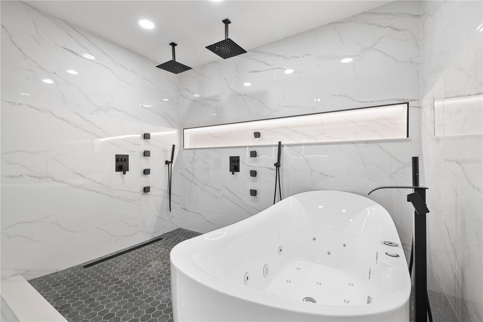 JOHNS COVE 43/104 - Residential