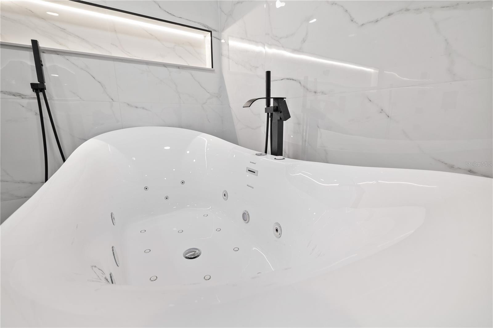 JOHNS COVE 43/104 - Residential